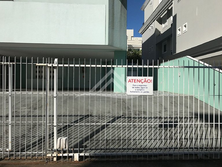 1 dormitório a 1 quadra da praia de Jurere