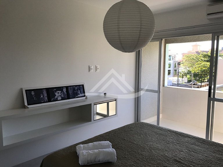 Apartamento a 1 Quadra da Praia de Jurerê