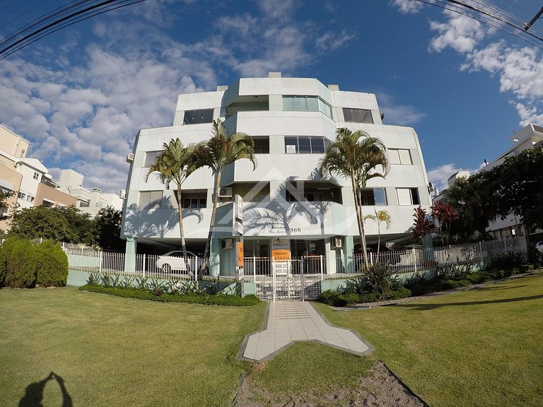 1 dormitório a 1 quadra da praia de Jurere