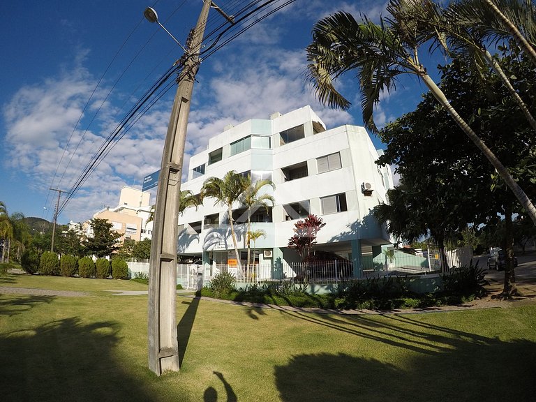 Apartment 1 Block from Jurerê Beach