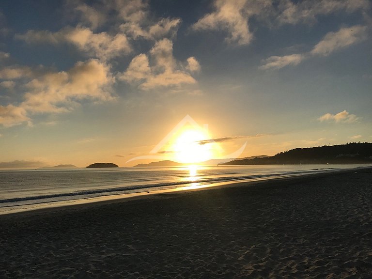 1 dormitório a 1 quadra da praia de Jurere