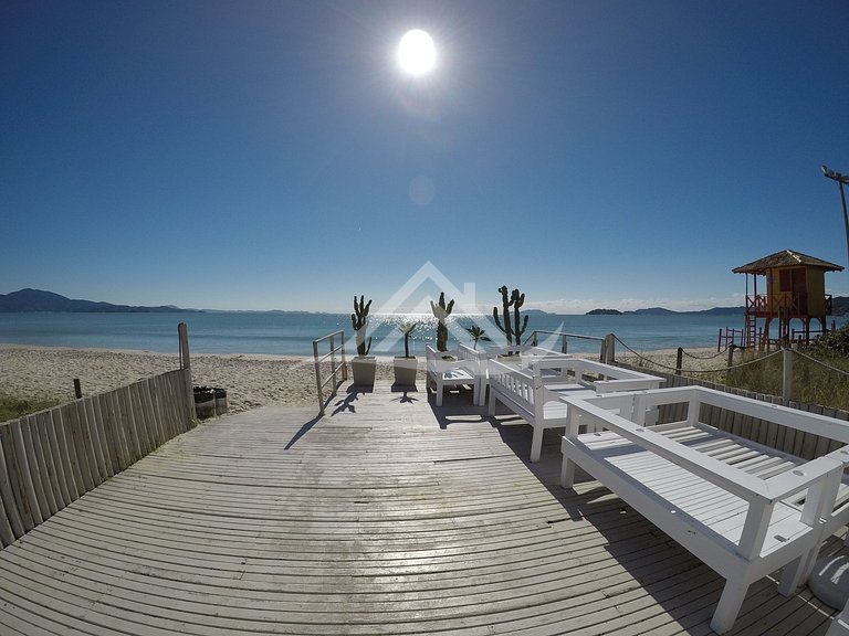 Casa 4 suítes Jurere Internacional