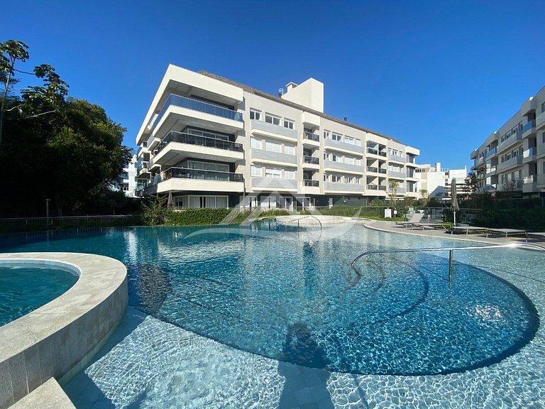 Jurerê Perfection in Every Detail with Lovely Pool