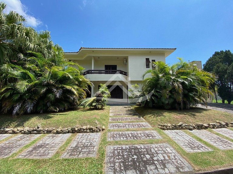 Casa 100m Praia de Jurere Internacional 18 pessoas