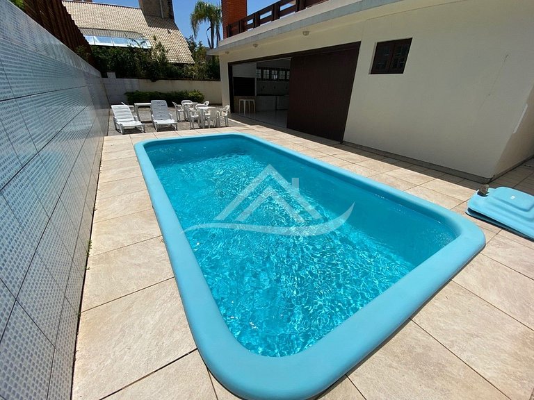 Casa 100m Praia de Jurere Internacional 18 pessoas