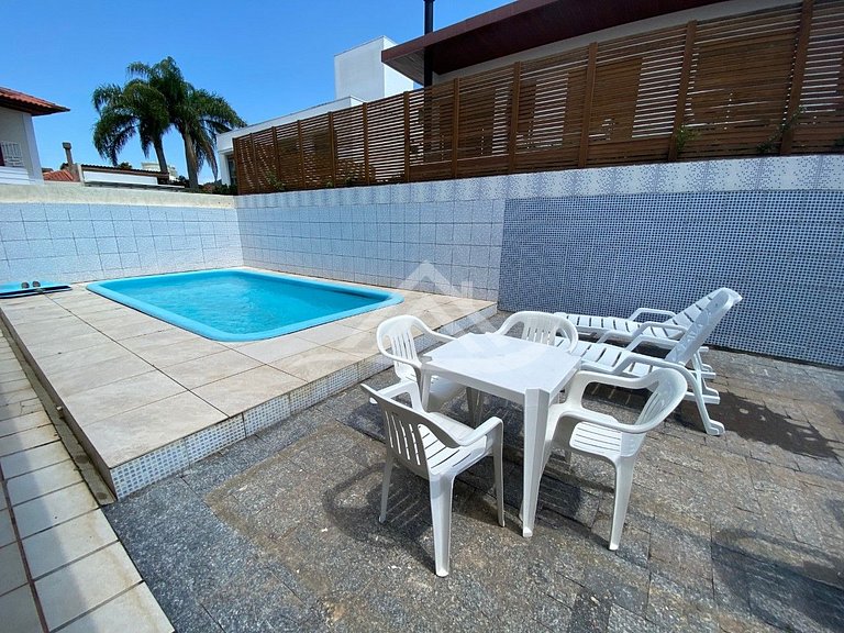 Casa 100m Praia de Jurere Internacional 18 pessoas