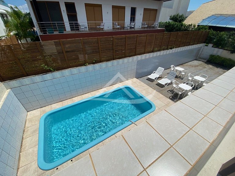 Casa 100m Praia de Jurere Internacional 18 pessoas