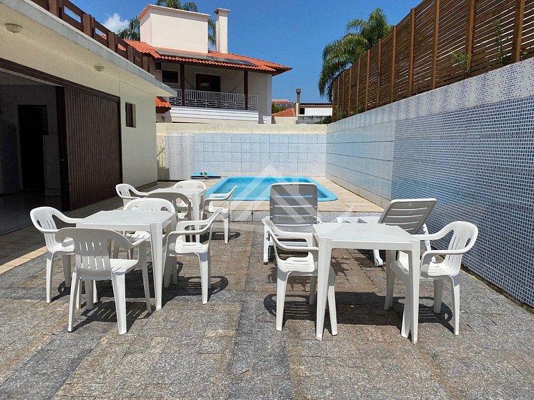 Casa 100m Praia de Jurere Internacional 18 pessoas