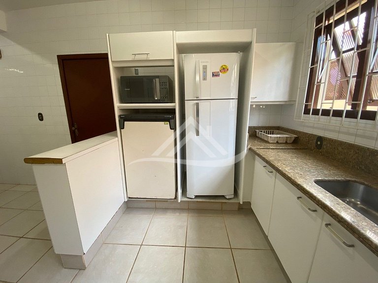 Casa 100m Praia de Jurere Internacional 18 pessoas