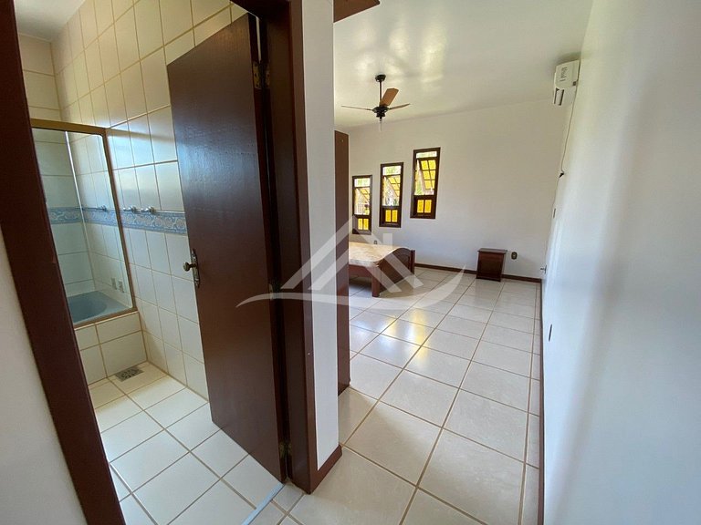 Casa 100m Praia de Jurere Internacional 18 pessoas