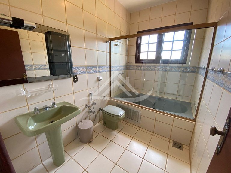 Casa 100m Praia de Jurere Internacional 18 pessoas