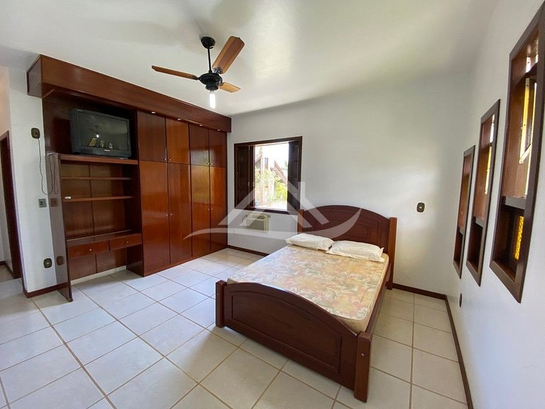 Casa 100m Praia de Jurere Internacional 18 pessoas