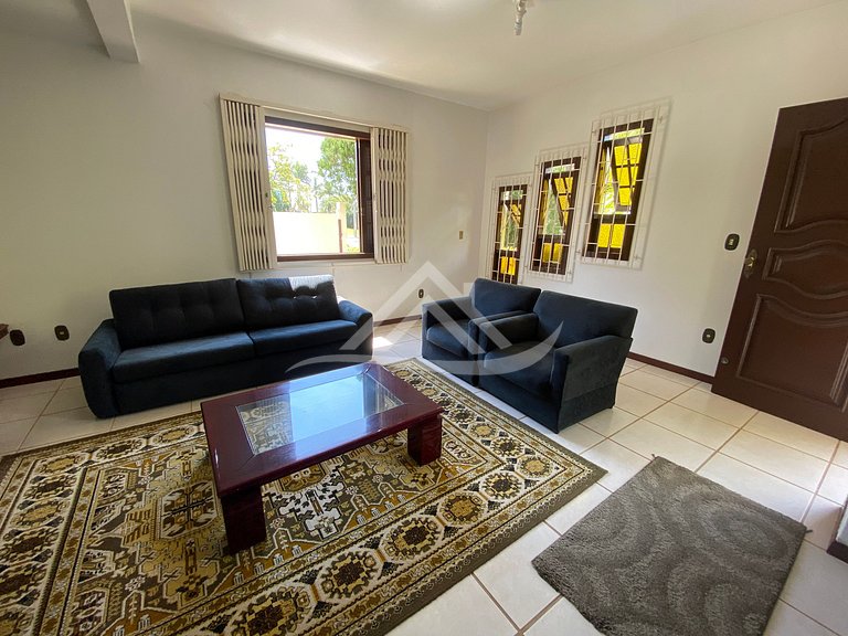 Casa 100m Praia de Jurere Internacional 18 pessoas