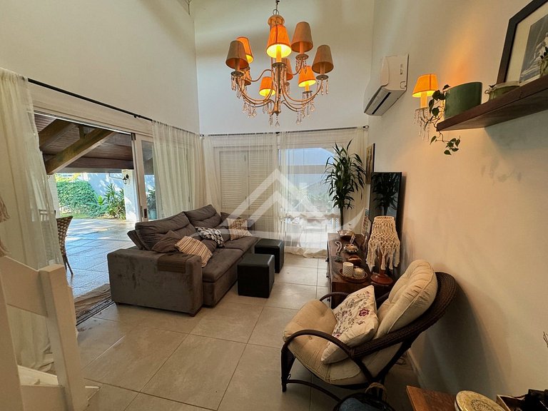 Casa Acogedora con Piscina en Jurerê Internacional
