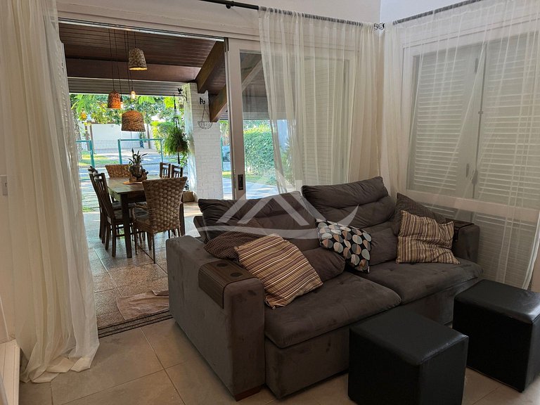 Casa Acogedora con Piscina en Jurerê Internacional