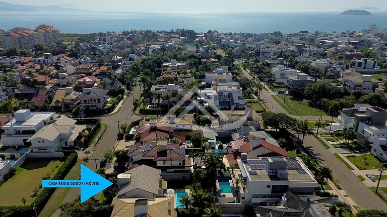 Casa con Piscina 3 Dormitorios en Jurerê