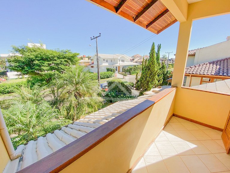 Casa com Piscina 3 Quartos em Jurerê Internacional