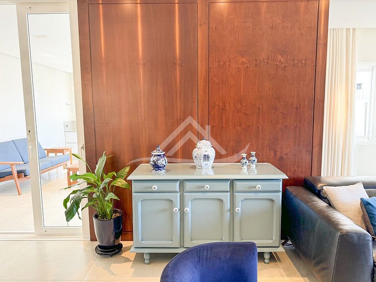 Casa 4 Suítes com Piscina em Jurerê Internacional