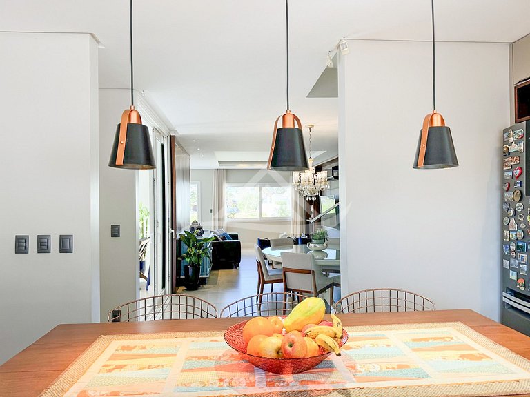 Casa 4 suítes Jurere Internacional