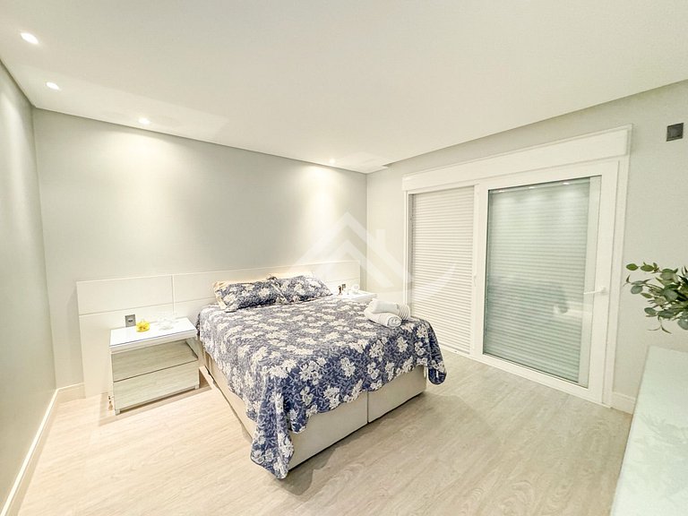 Casa 4 Suites con Piscina en Jurerê Internacional