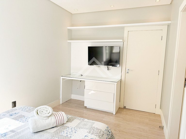 Casa 4 Suites con Piscina en Jurerê Internacional