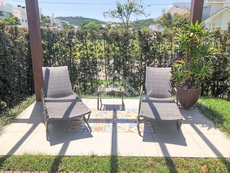 Casa 4 Suítes com Piscina em Jurerê Internacional
