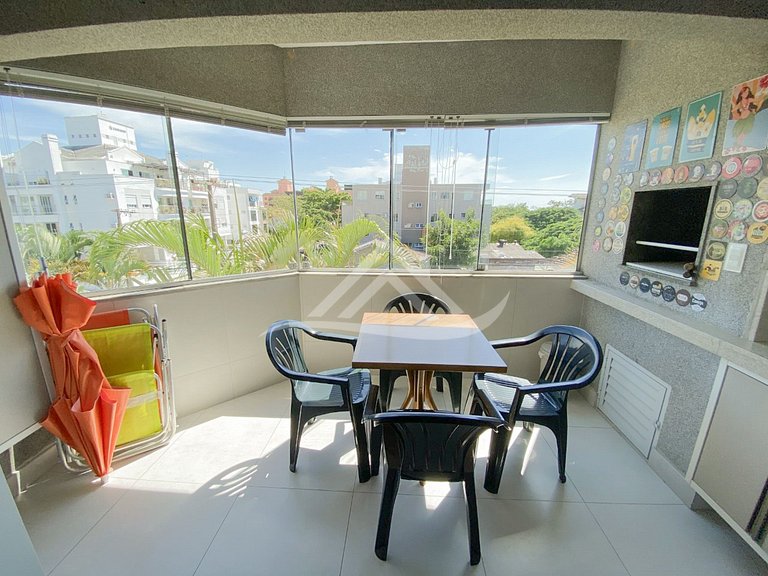 1 dormitório a 1 quadra da praia de Jurere