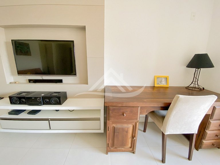 Apartment 1 Block from Jurerê Beach