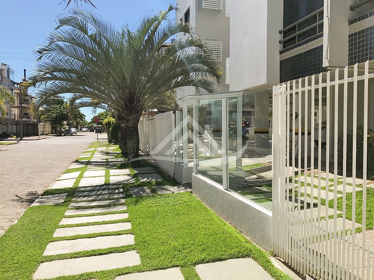 Apt 1 Block from Beach Jurerê Internacional