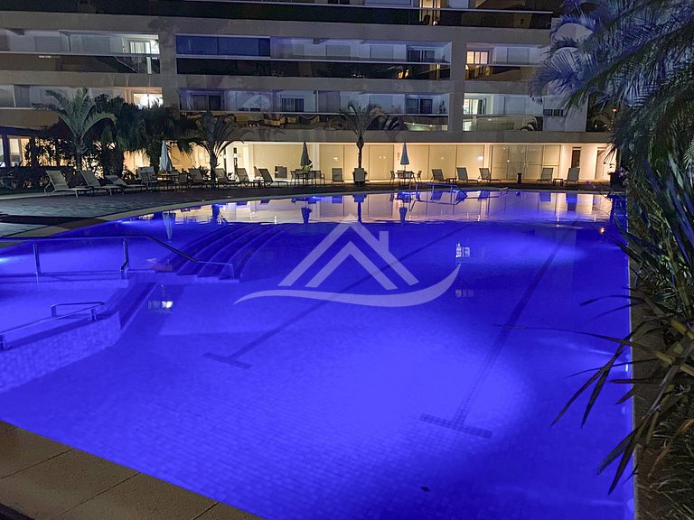 Amplia terraza con parrilla en Jurerê