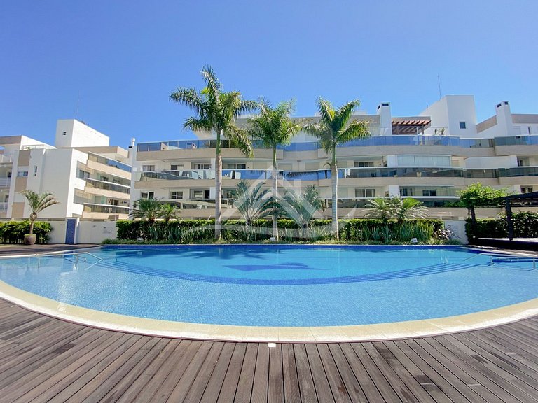 Amplia terraza con parrilla en Jurerê
