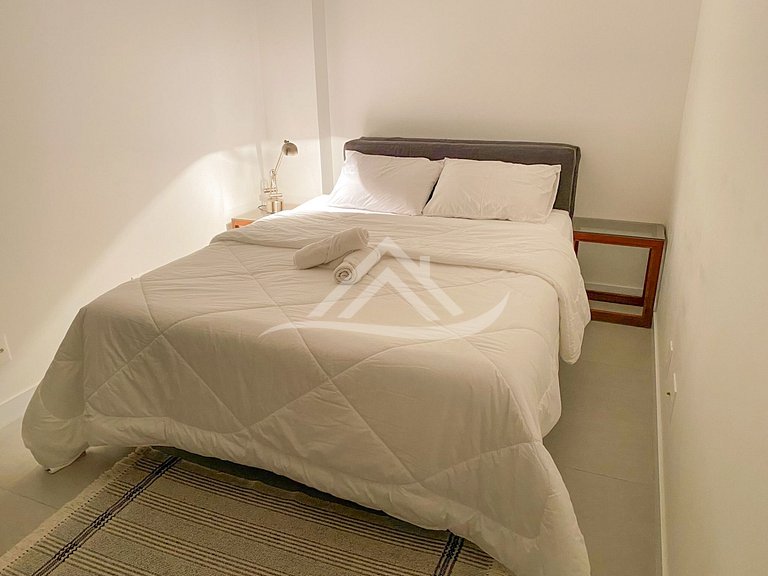 150m da Praia de Jurere - Excelente Apartamento