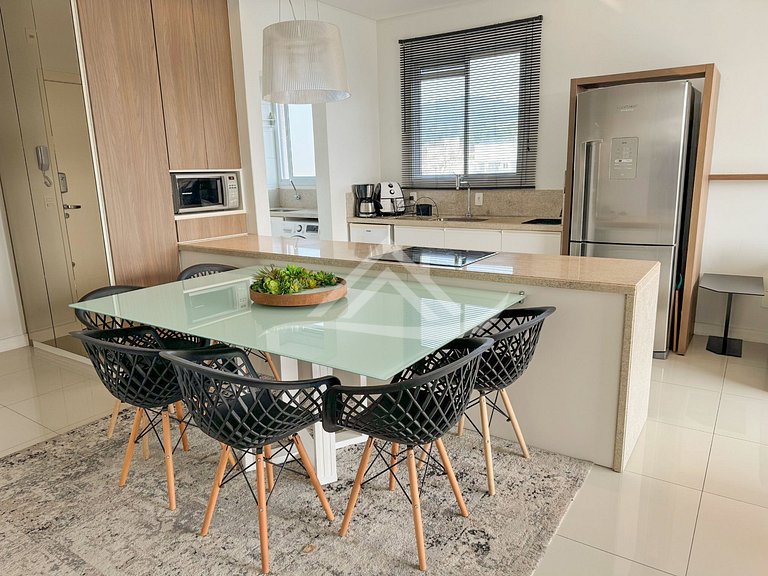 2 Bedroom Apartment 300m from Jurerê Beach