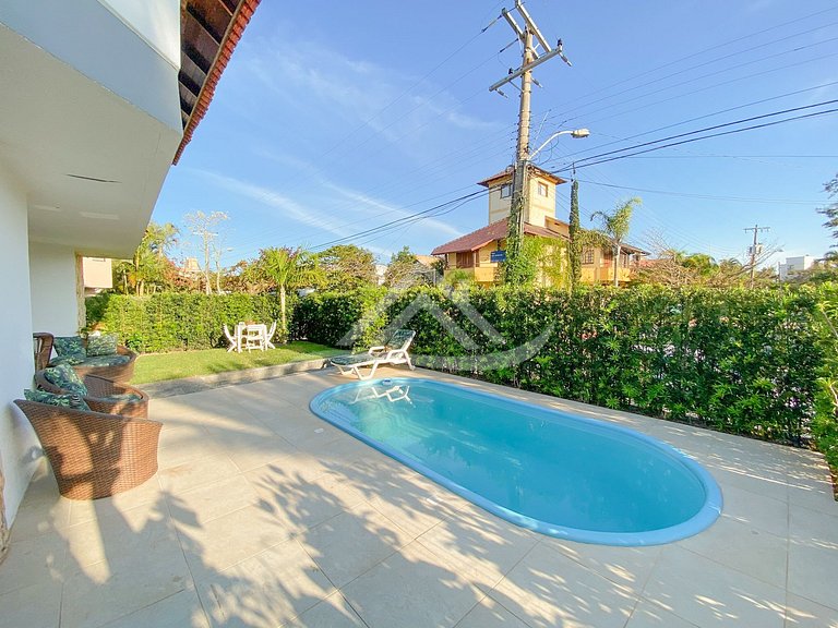 Casa con Piscina 3 Suites en Jurerê Internacional