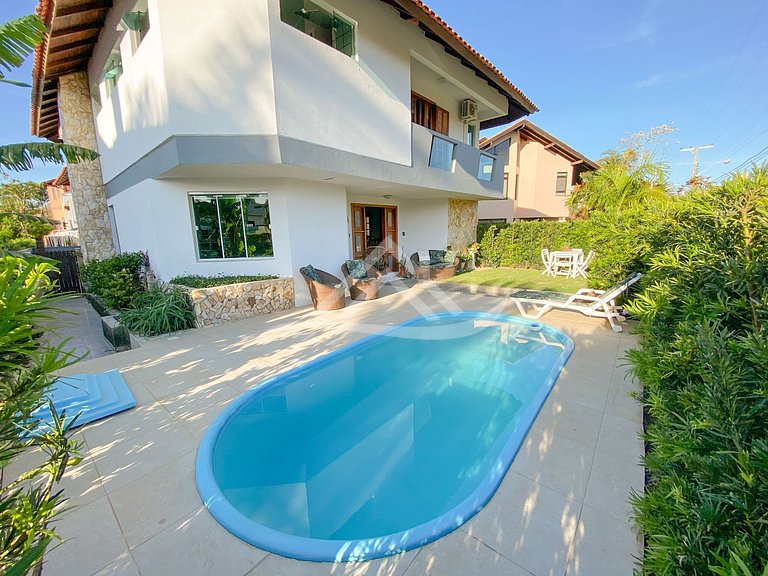 House with Pool 3 Suites in Jurere Internacional