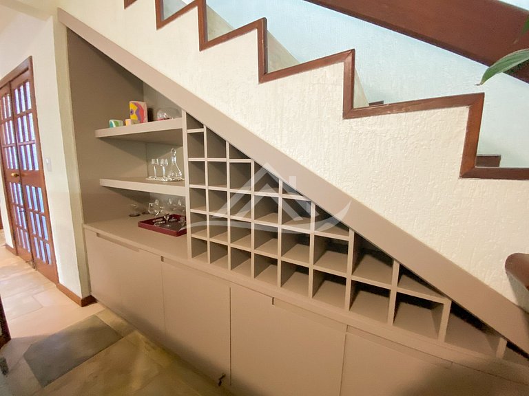 Casa com Piscina 3 Suítes em Jurerê Internacional