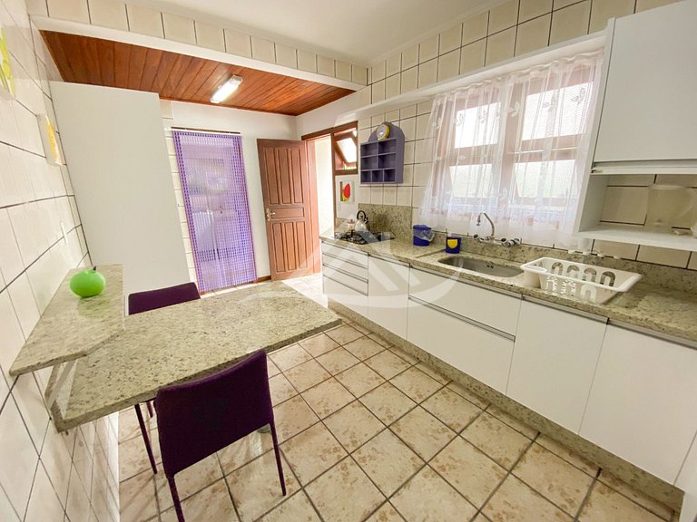 Casa com Piscina 3 Suítes em Jurerê Internacional