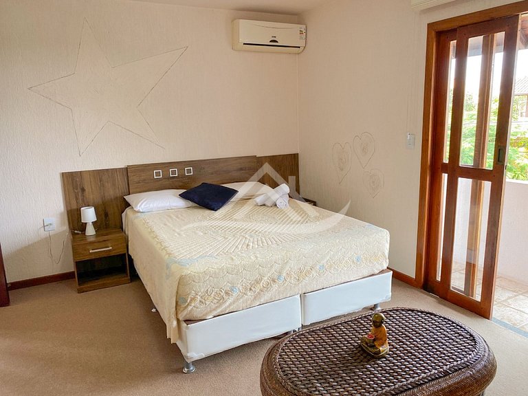 Casa com Piscina 3 Suítes em Jurerê Internacional