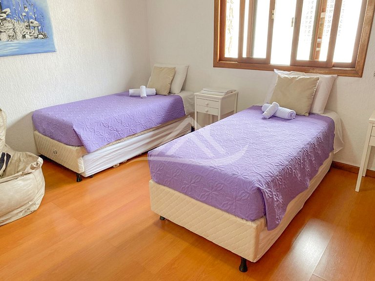 House with Pool 3 Suites in Jurere Internacional