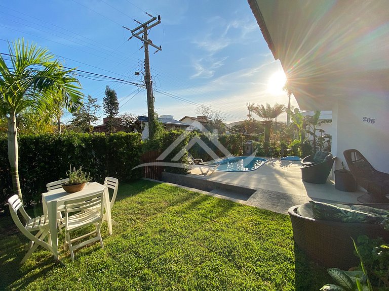 House with Pool 3 Suites in Jurere Internacional