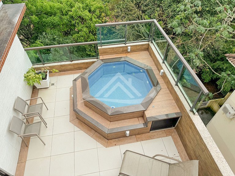Duplex Penthouse with Private Pool in Jurerê