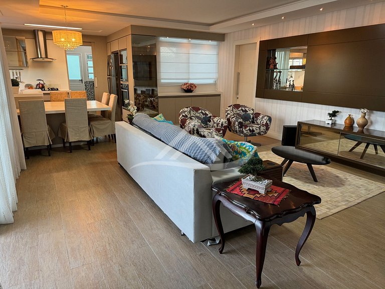 Penthouse with Sea View and Pool in Jurerê