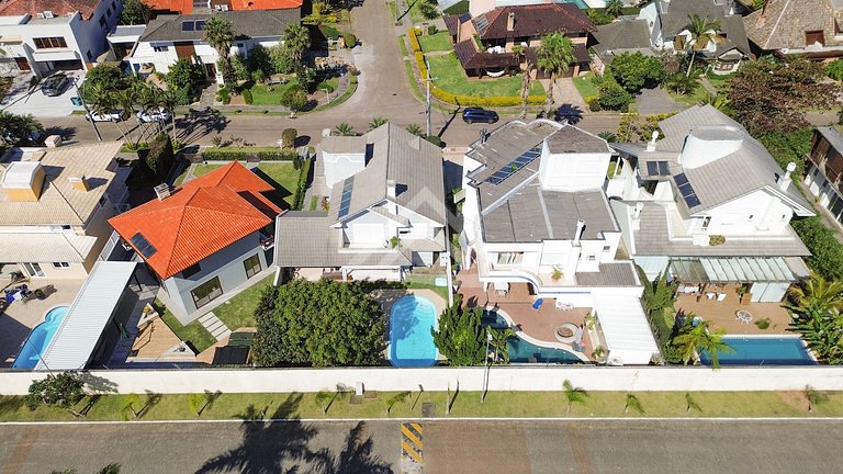 Casa con Piscina 4 Dormitorios en Jurerê