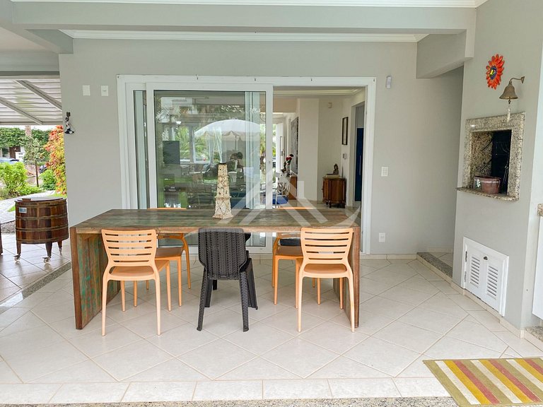 Casa com Piscina 4 Quartos em Jurerê Internacional