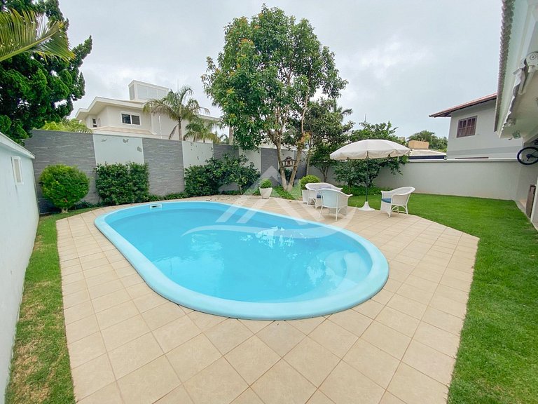 House with Pool 4 Bedrooms in Jurere Internacional
