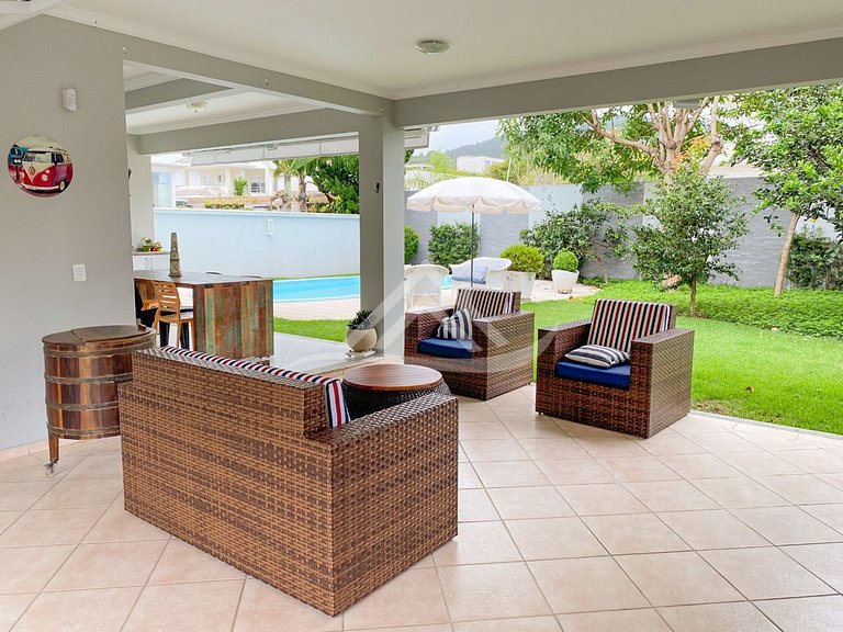 Casa con Piscina 4 Dormitorios en Jurerê