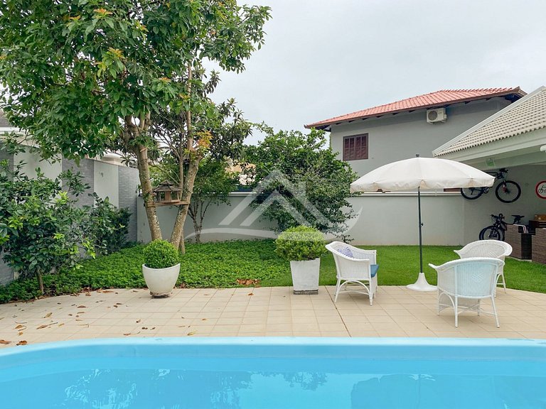 Casa con Piscina 4 Dormitorios en Jurerê