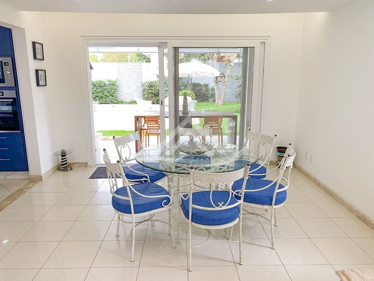 Casa con Piscina 4 Dormitorios en Jurerê