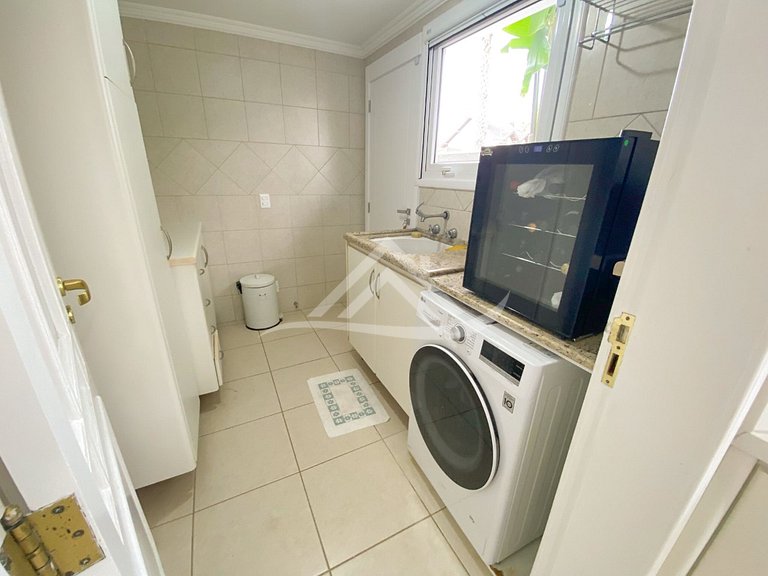 Casa com Piscina 4 Quartos em Jurerê Internacional