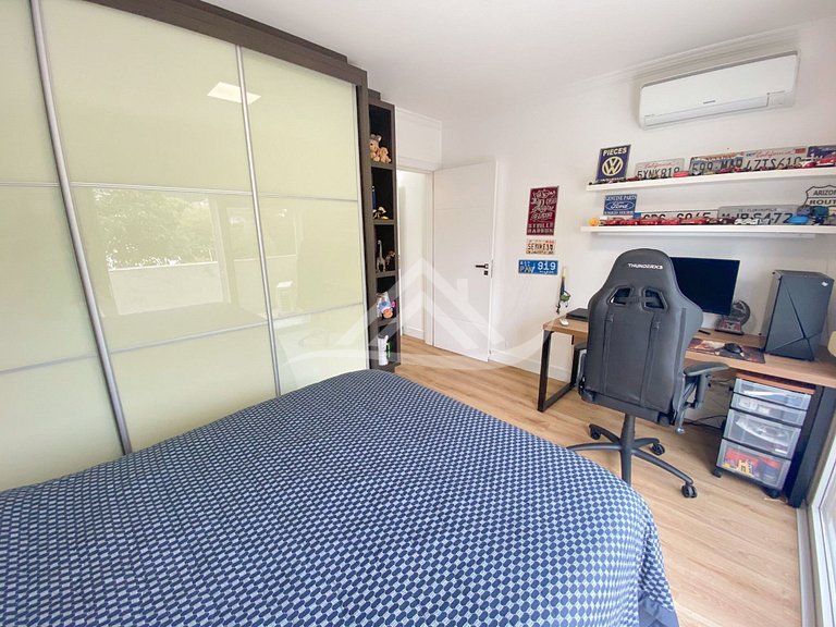 House with Pool 4 Bedrooms in Jurere Internacional